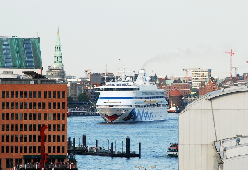 C/S AIDAaura (2003)