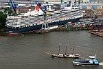 M/S QUEEN ELIZABETH (2010), S/S ALBERT JOHANNES (1928) & M/S WILHELMSBURG (2008)