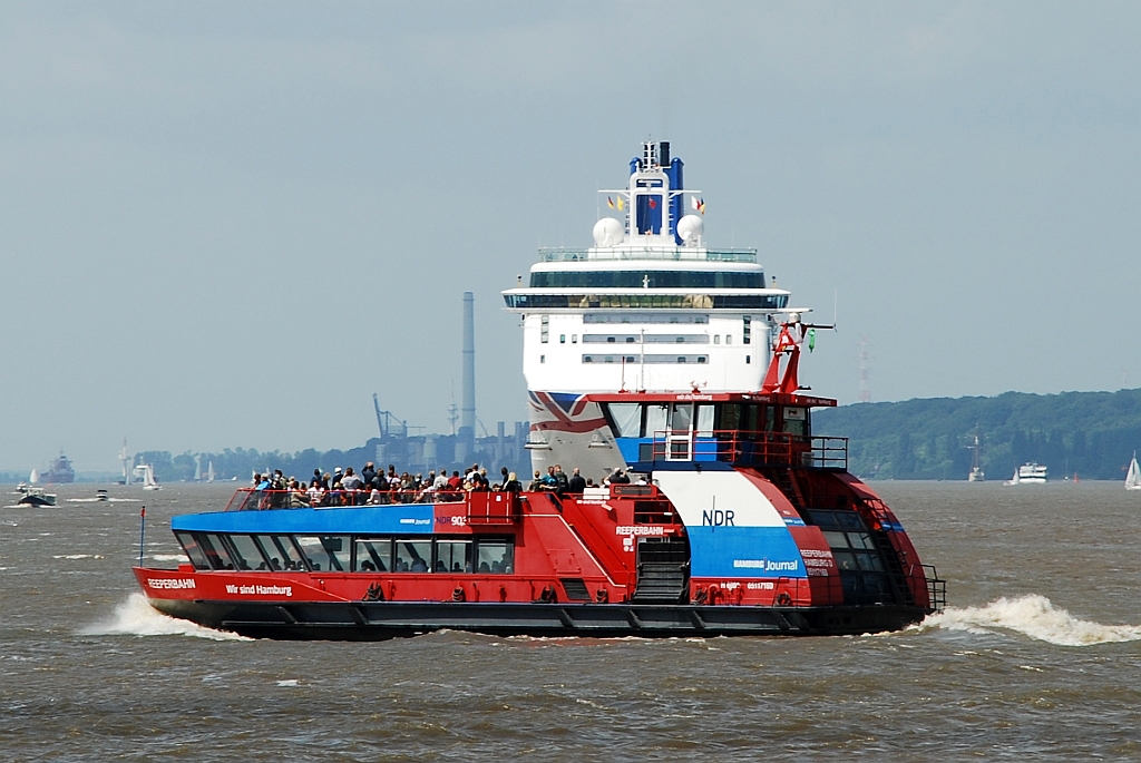 M/S REEPERBAHN (2000) & M/S AURORA (2000)