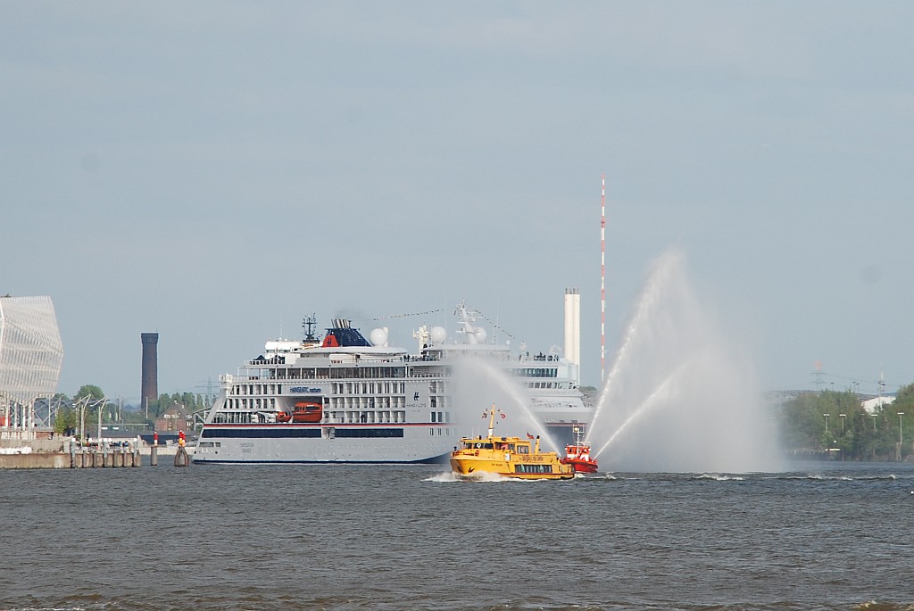 M/S HANSEATIC nature (2019); M/S JAN MOLSEN (1968) & M/S BRANDDIREKTOR KR�GER (1982)