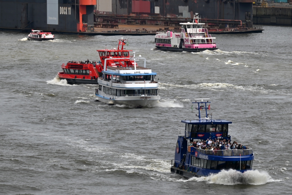 M/S BUENOS AIRES (1964); M/S ELBMEILE (2005); M/S ELBKRISTALL (2013); M/S NEULAND (2024) & M/S WILHELMSBURG (2008)