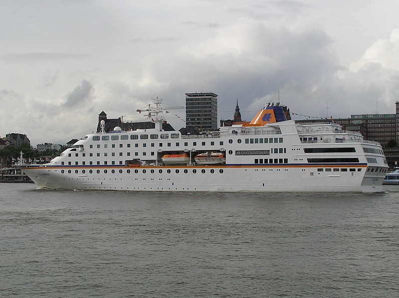 M/S c. Columbus (1997) -  by Ingo Josten