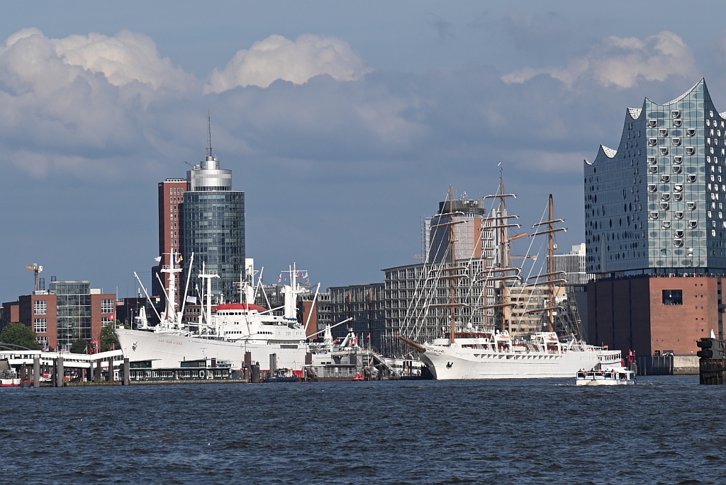 M/S CAP SAN DIEGO (1962) & S/S SEA CLOUD SPIRIT (2021)