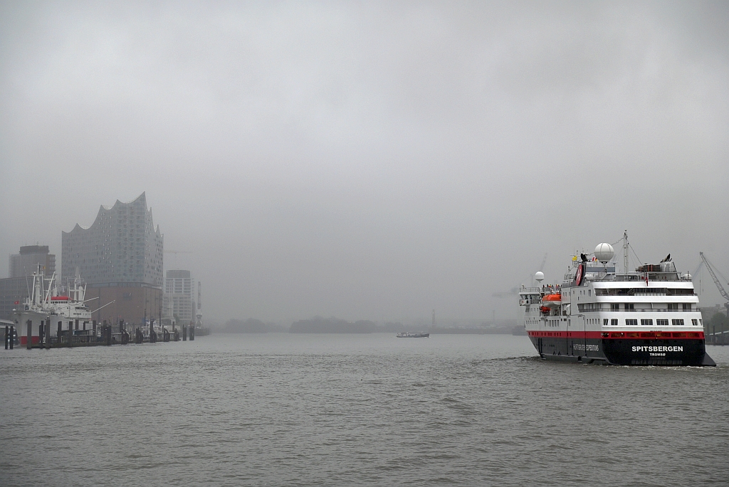M/S CAP SAN DIEGO (1962) & M/S SPITSBERGEN (2009)