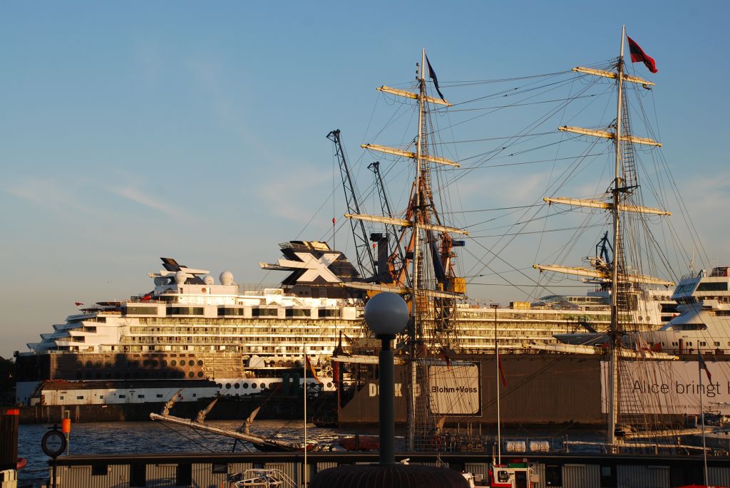 GTS CELEBRITY CONSTELLATION (2002) 