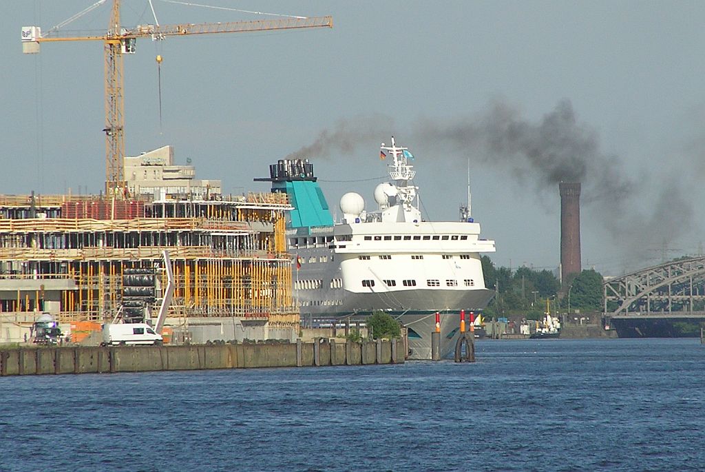 M/S ALEXANDER VON HUMBOLDT (1990)