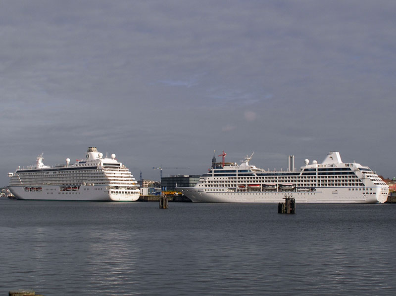 M/S Crystal Serenity (2003) & M/S Delphin Renaissance (2000) -  by Ingo Josten