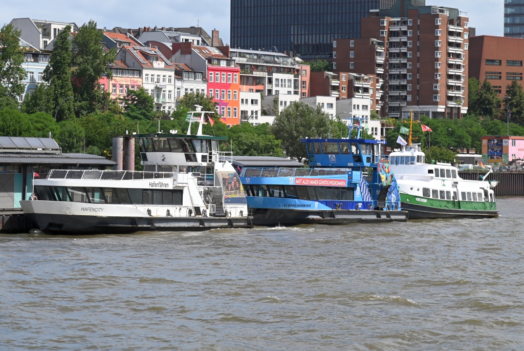 M/S HAFENCITY (1999); M/S ELBPHILHARMONIE (2017) & M/S KIRCHDORF (1962)