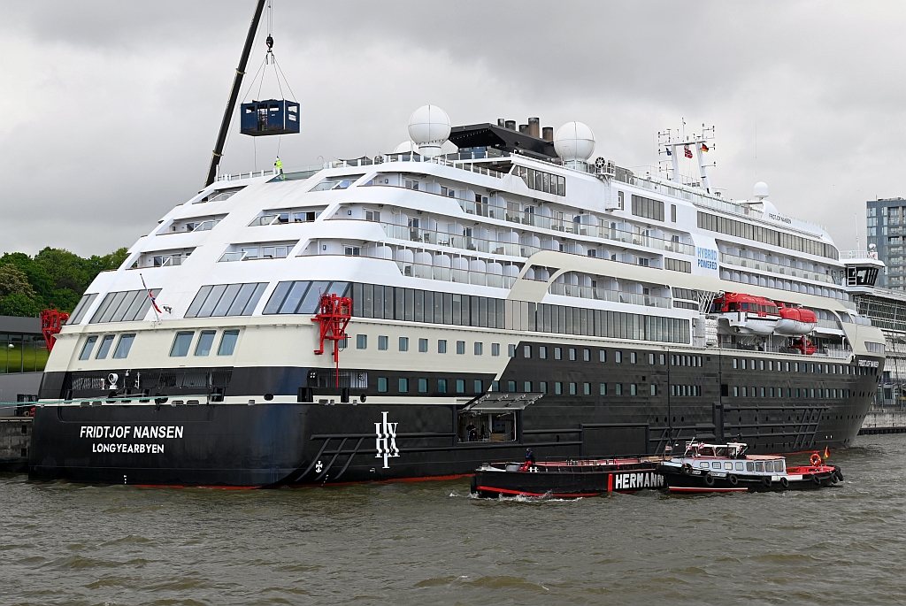 M/S FRIDJTOF NANSEN (2019) & M/S HANSEN SIEN 2 (1962)