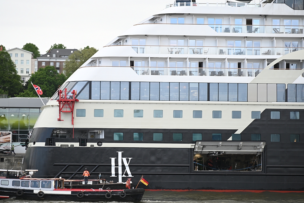 M/S FRIDJTOF NANSEN (2019) & M/S HANSEN SIEN 2 (1962)