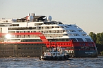 M/S FRIDTJOF NANSEN (2019) & M/S LOTSE 2 (1995)