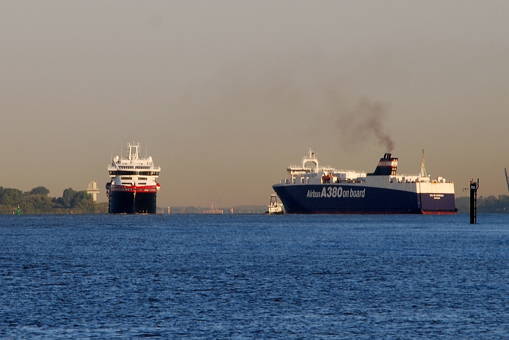 M/S FRIDJTOF NANSEN (2019) & M/S VILLE DE BORDEAUX (2004)