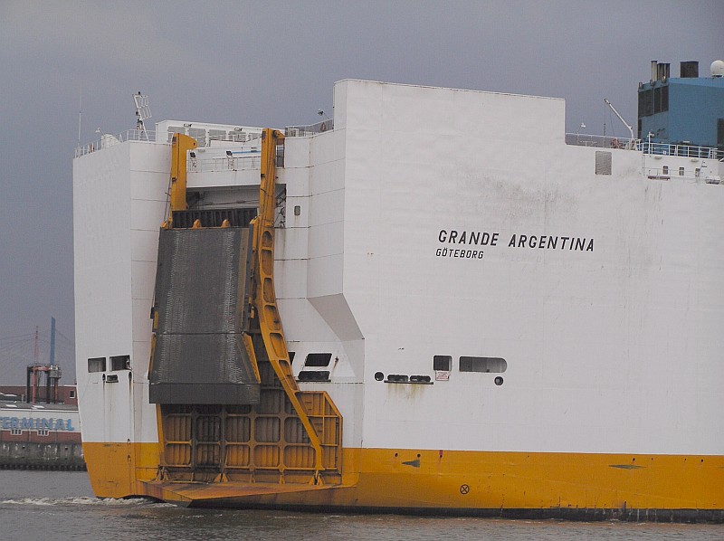 M/S Grande Argentina -  by Ingo Josten