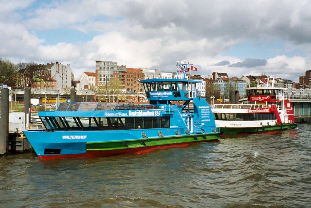 M/S WALTERSHOF (2004) & M/S HAFENCITY (1999)