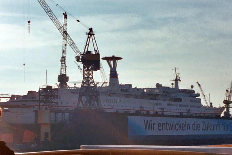 T/S MAXIM GORKIY (2008)