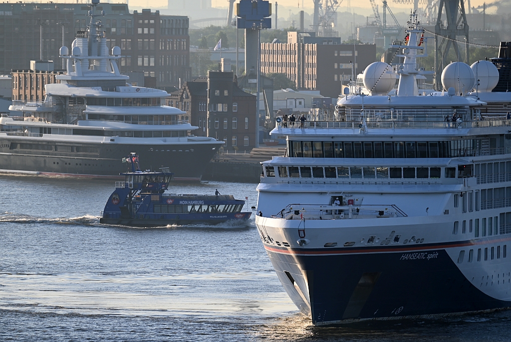 M/S WILHELMSBURG (2008) & M/S HANSEATIC spirit (2021)