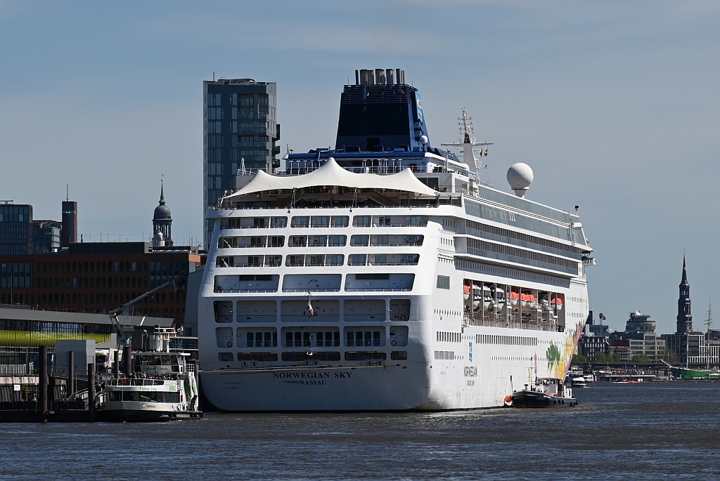 M/S HARBURG (2009); M/S NORWEGIAN SKY (1999) & TMS JOHN MASCOW (1980)