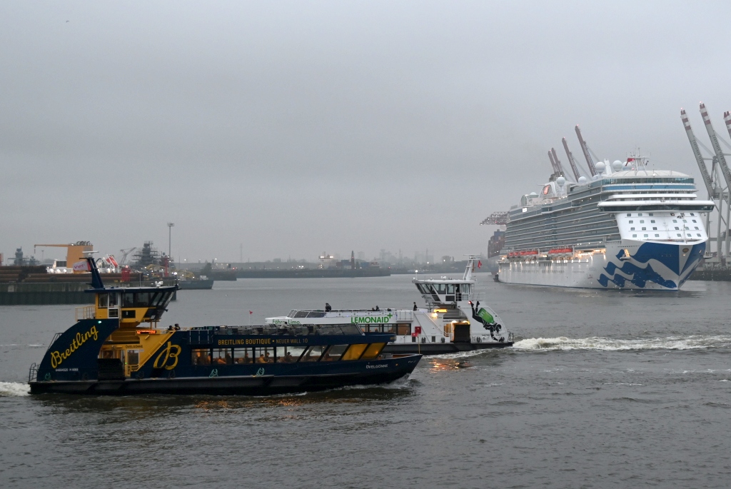M/S HARBURG (2009); M/S �VELG�NNE (2006) & M/S SKY PRINCESS (2019)