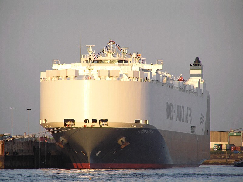M/S Hegh Berlin -  by Ingo Josten