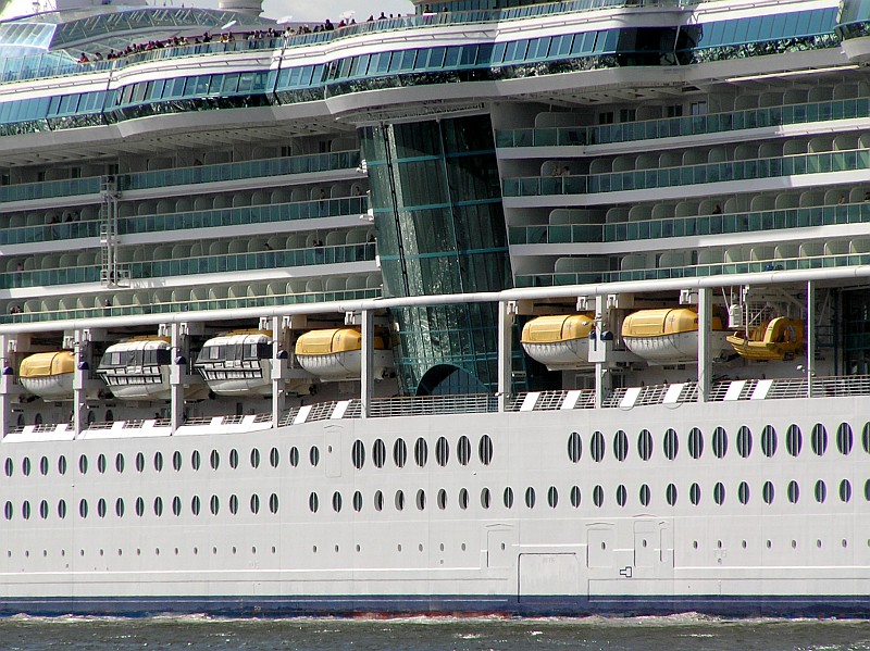 GTS Jewel Of The Seas (2004)