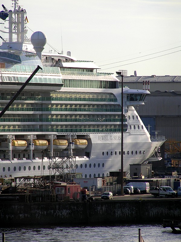 GTS Jewel Of The Seas (2004)