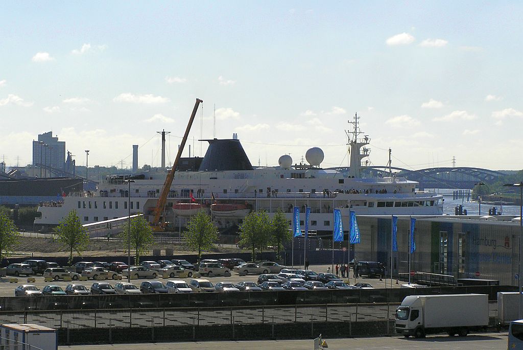 M/S ALEXANDER VON HUMBOLDT (1996)