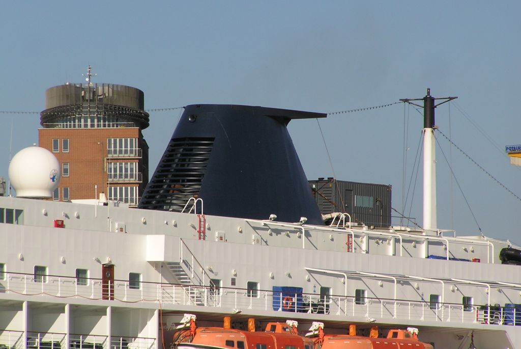 M/S ALEXANDER VON HUMBOLDT (1996)