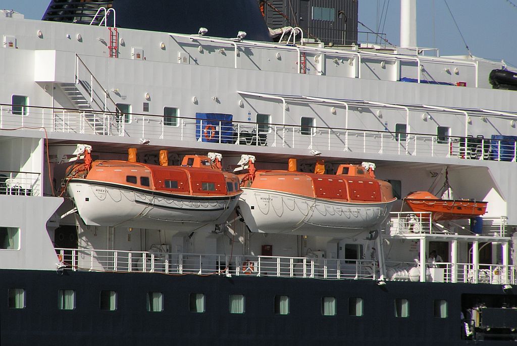M/S ALEXANDER VON HUMBOLDT (1996)