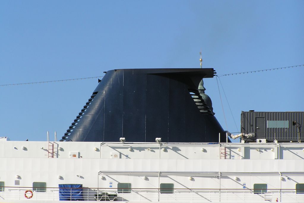 M/S ALEXANDER VON HUMBOLDT (1996)