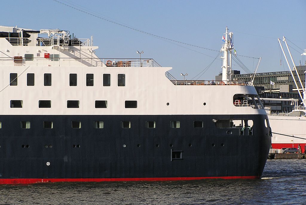 M/S ALEXANDER VON HUMBOLDT (1996)