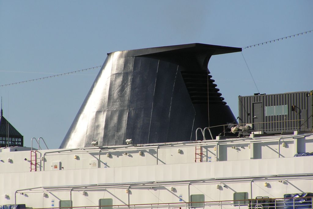 M/S ALEXANDER VON HUMBOLDT (1996)