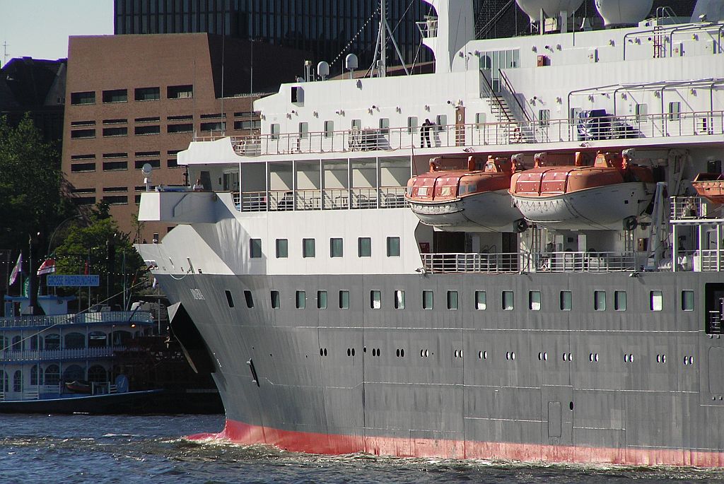 M/S ALEXANDER VON HUMBOLDT (1996)