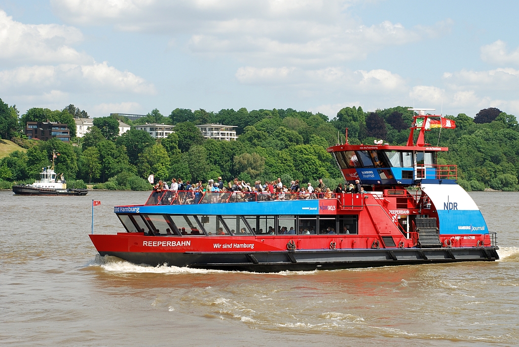 M/S PETER (2014) & M/S REEPERBAHN (2000)