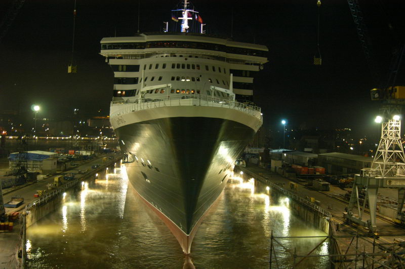GTS Queen Mary 2 (2003) -  by Klaus Becker