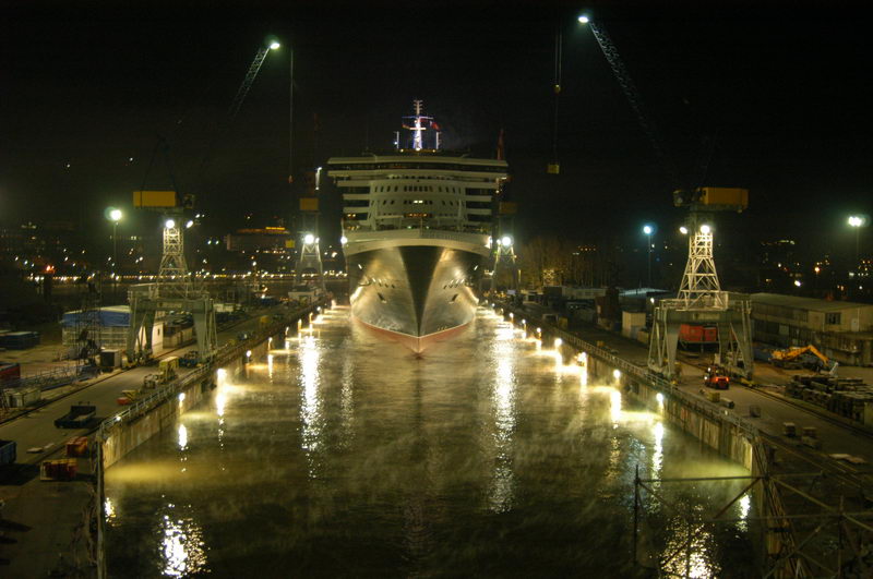 GTS Queen Mary 2 (2003) -  by Klaus Becker