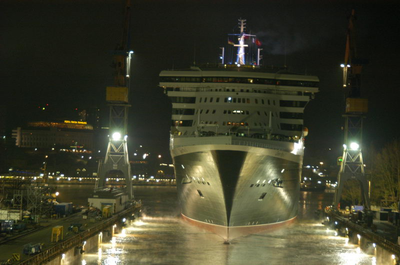 GTS Queen Mary 2 (2003) -  by Klaus Becker