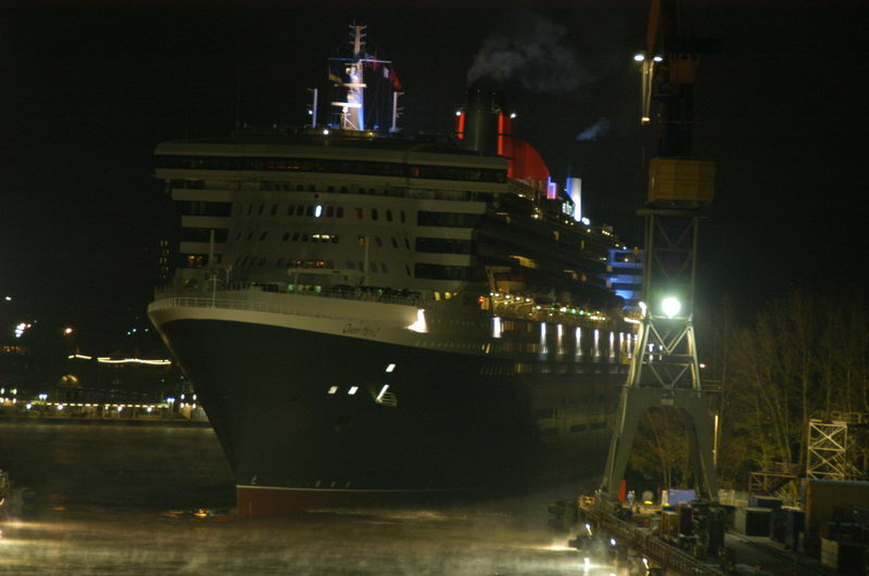 GTS Queen Mary 2 (2003) -  by Klaus Becker