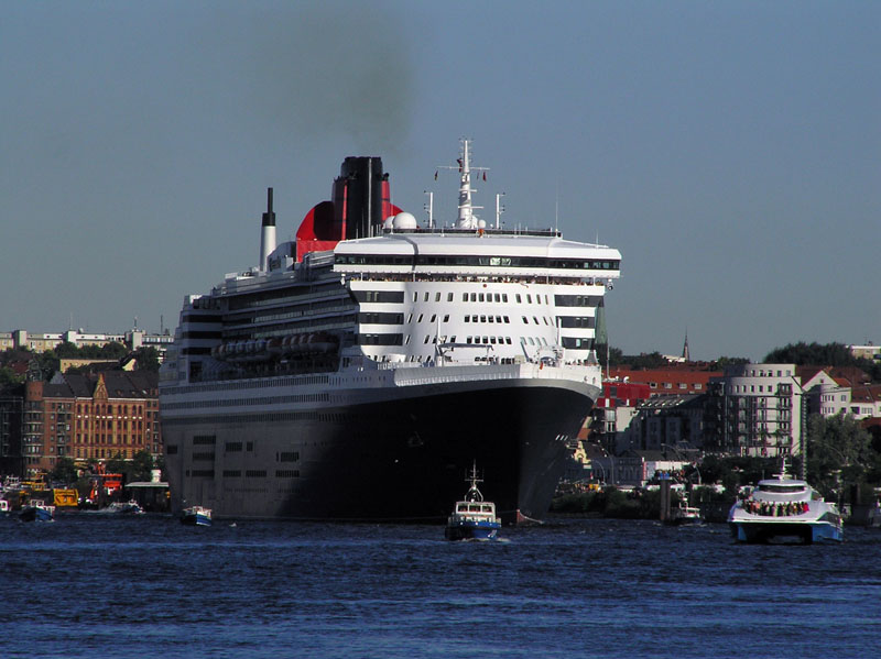 GTS Queen Mary 2 (2003) -  by Ingo Josten