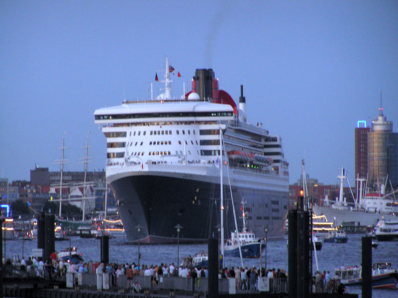 GTS Queen Mary 2 (2003) -  by Ingo Josten