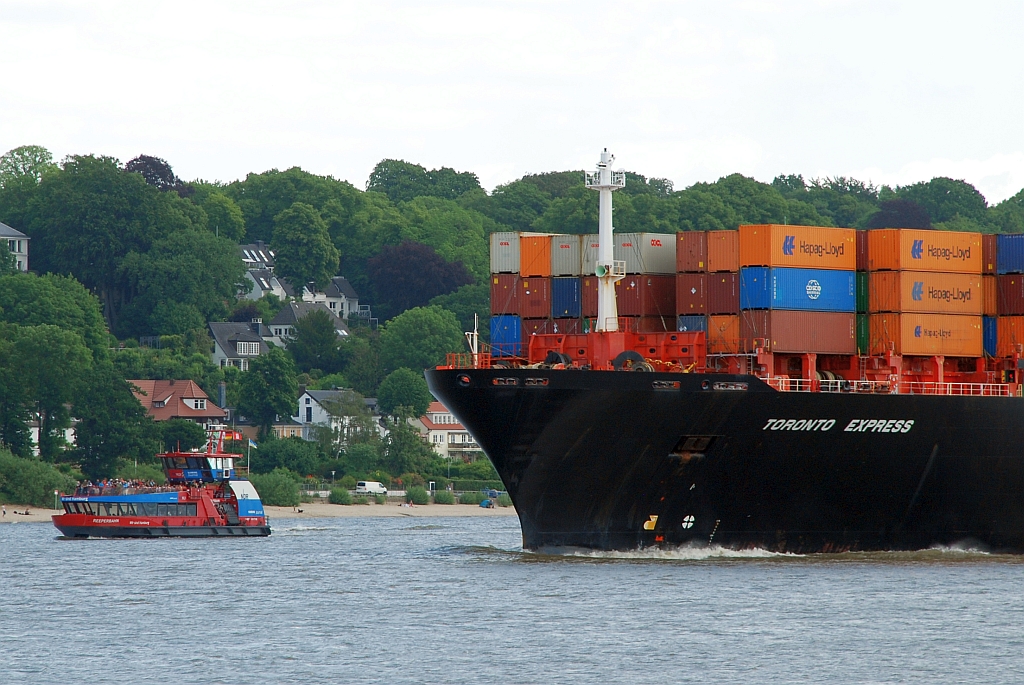 M/S REEPERBAHN (2000) & M/S TORONTO EXPRESS (2003)