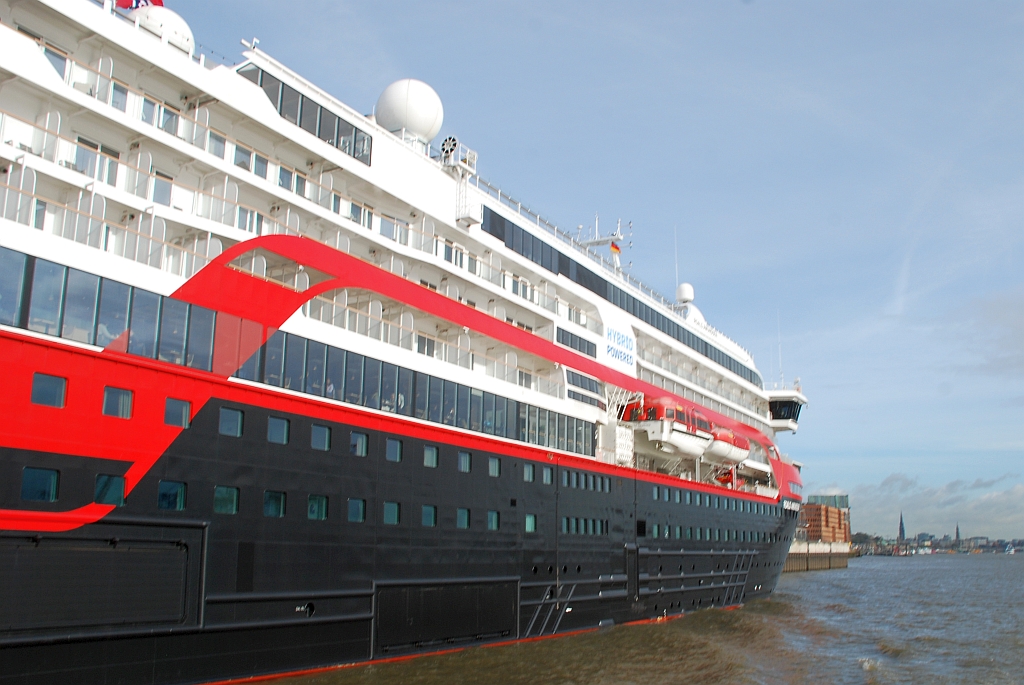 M/S ROALD AMUNDSEN (2019)