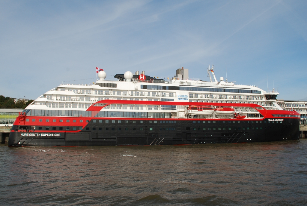 M/S ROALD AMUNDSEN (2019)