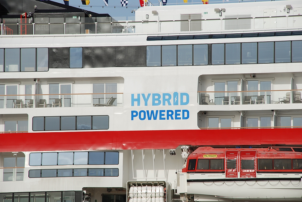 M/S ROALD AMUNDSEN (2019)