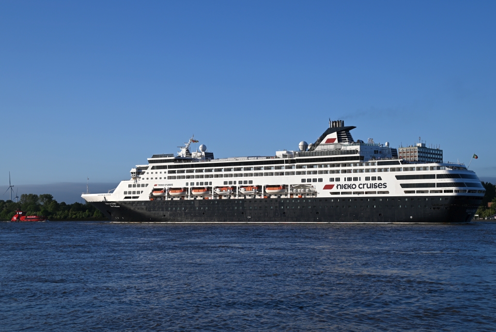 M/S ST. PAULI (1997) & M/S VASCO DA GAMA (1993)