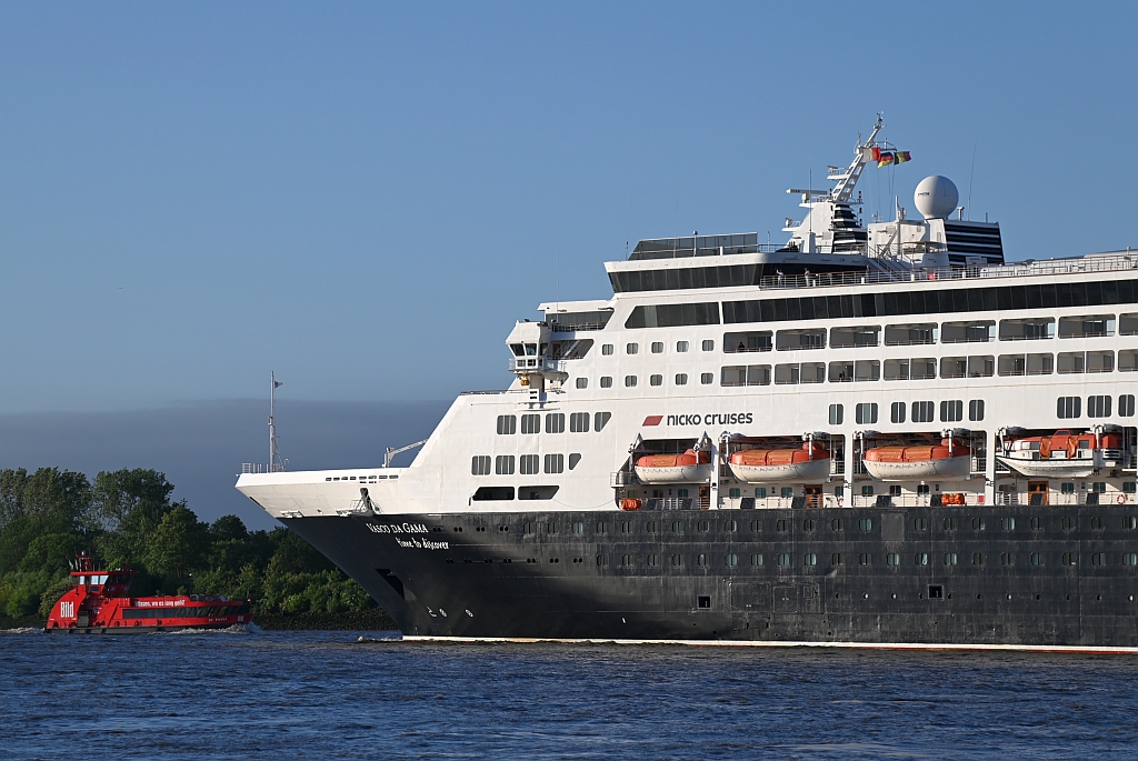 M/S ST. PAULI (1997) & M/S VASCO DA GAMA (1993)